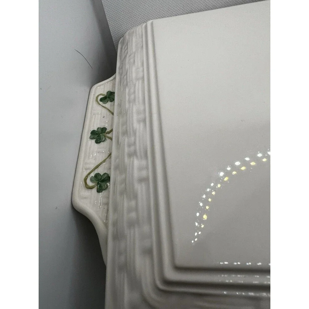 Belleek Everyday Shamrock 2 Qt Covered Casserole Handmade Ireland irish table